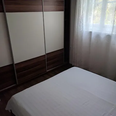 Anita, Boninovo